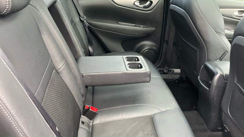 Nissan Qashqai 1.3 DiG-T Tekna 5dr Petrol Hatchback